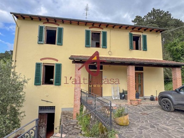 casa indipendente in vendita a Vinci