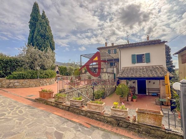 casa indipendente in vendita a Vinci