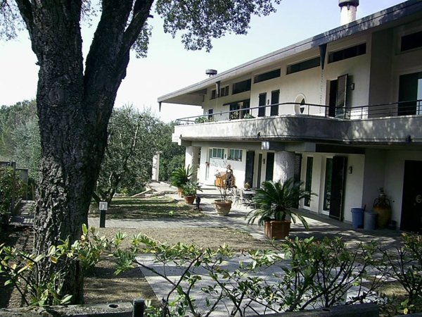 casa indipendente in vendita a Vinci
