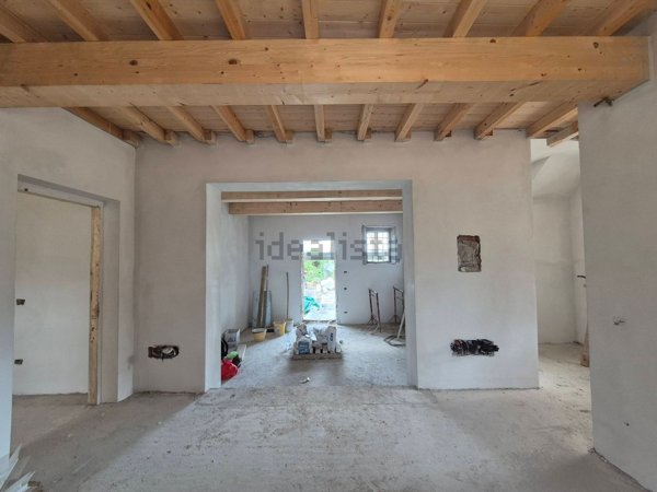 casa indipendente in vendita a Vinci