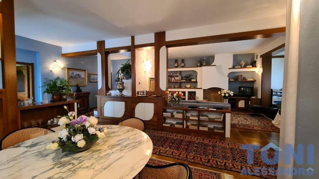 casa indipendente in vendita a Vinci
