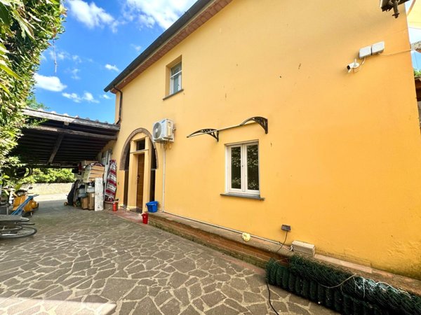 casa indipendente in vendita a Vinci
