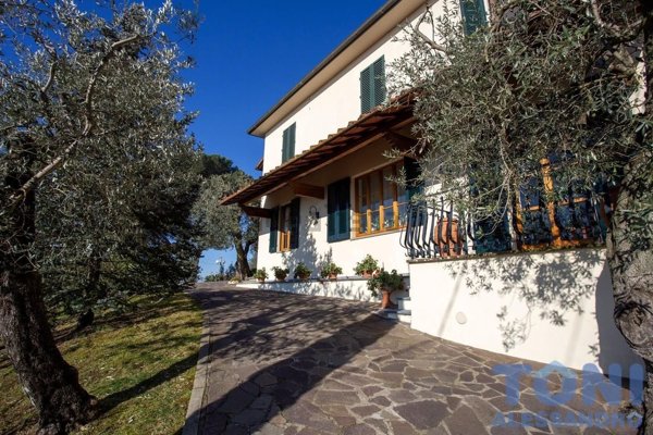 casa indipendente in vendita a Vinci