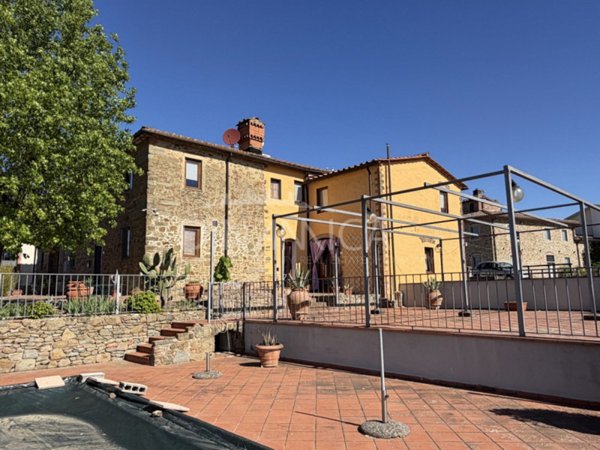 casa indipendente in vendita a Vinci