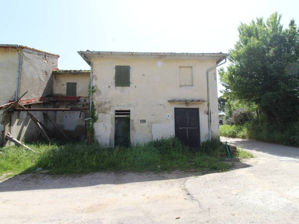 casa indipendente in vendita a Vinci in zona Toiano