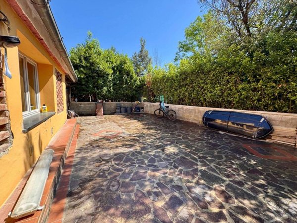 casa indipendente in vendita a Vinci