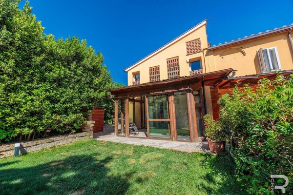 casa indipendente in vendita a Vinci in zona Anchiano