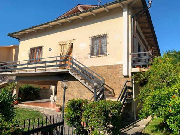 casa indipendente in vendita a Vinci in zona Spicchio