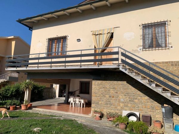 casa indipendente in vendita a Vinci in zona Spicchio