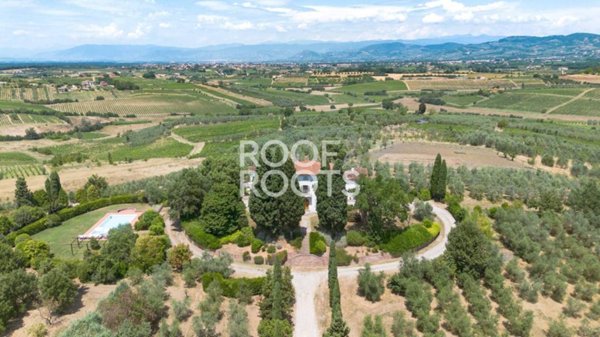 casa indipendente in vendita a Vinci in zona Toiano