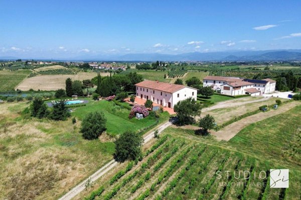 casa indipendente in vendita a Vinci