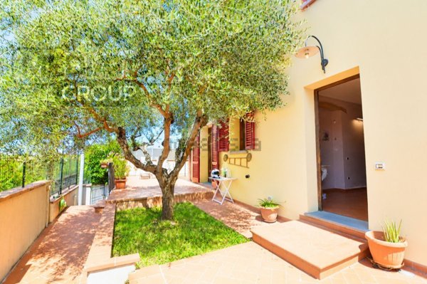 casa indipendente in vendita a Vinci