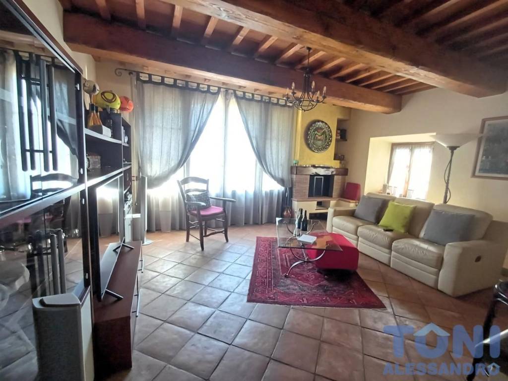 casa indipendente in vendita a Vinci