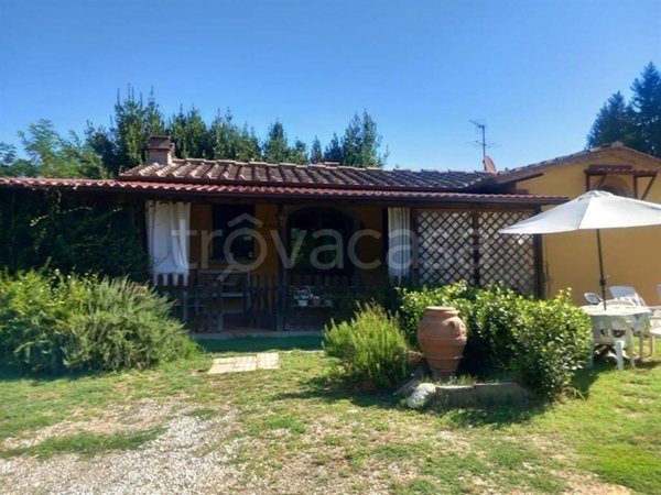 casa indipendente in vendita a Vinci