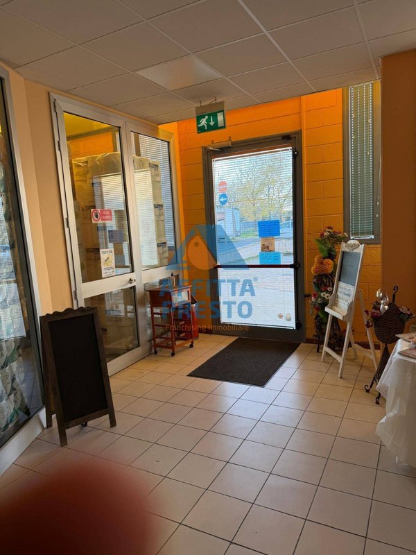 locale commerciale in vendita a Vinci in zona Sovigliana