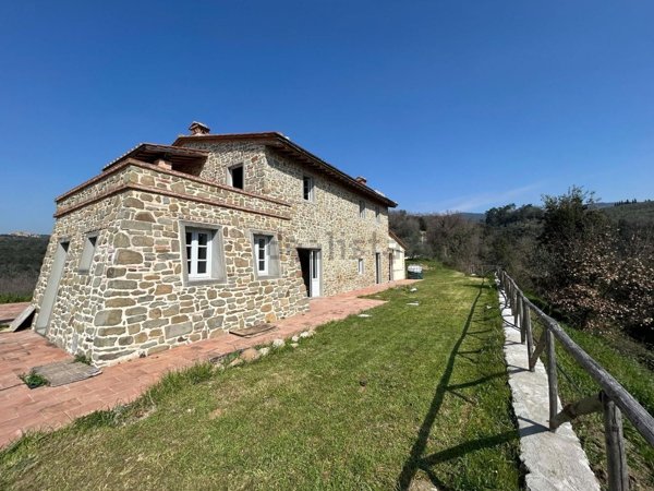 casa indipendente in vendita a Vinci