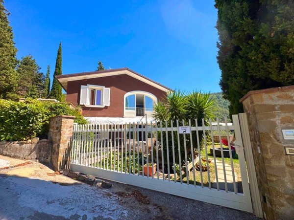 casa indipendente in vendita a Vinci in zona Vitolini