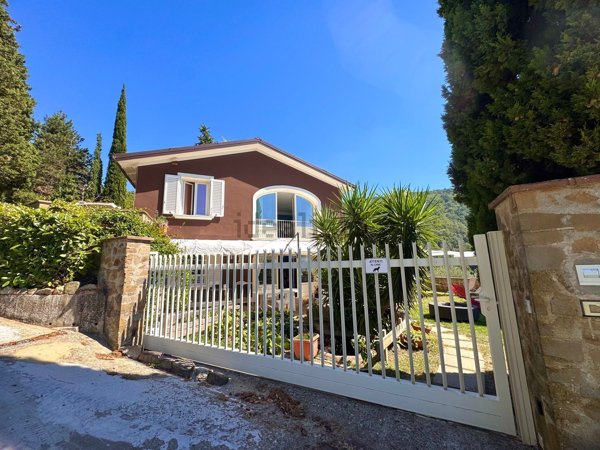 casa indipendente in vendita a Vinci in zona Vitolini