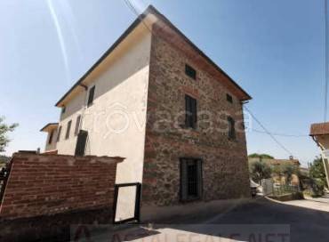 casa indipendente in vendita a Vinci
