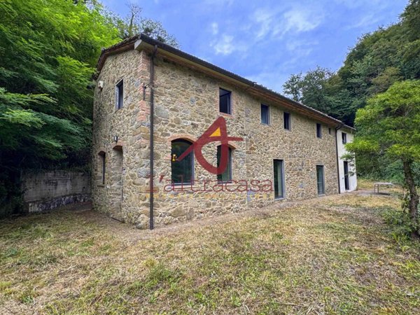 casa indipendente in vendita a Vinci