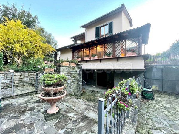 casa indipendente a Figline e Incisa Valdarno in zona Figline Valdarno