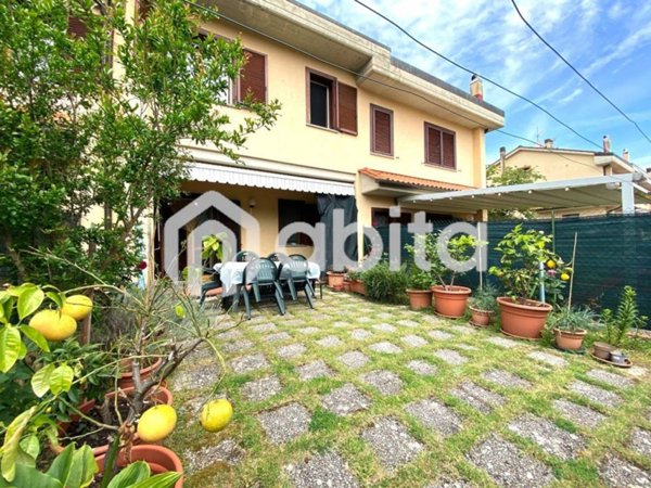casa indipendente a Figline e Incisa Valdarno in zona Figline Valdarno