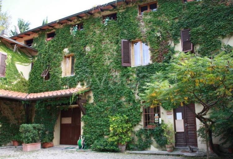 negozio in vendita a Figline e Incisa Valdarno in zona Loppiano