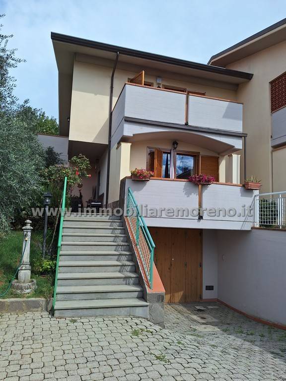 casa indipendente in vendita a Figline e Incisa Valdarno