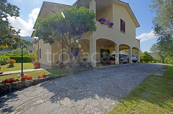 casa indipendente a Figline e Incisa Valdarno in zona Figline Valdarno