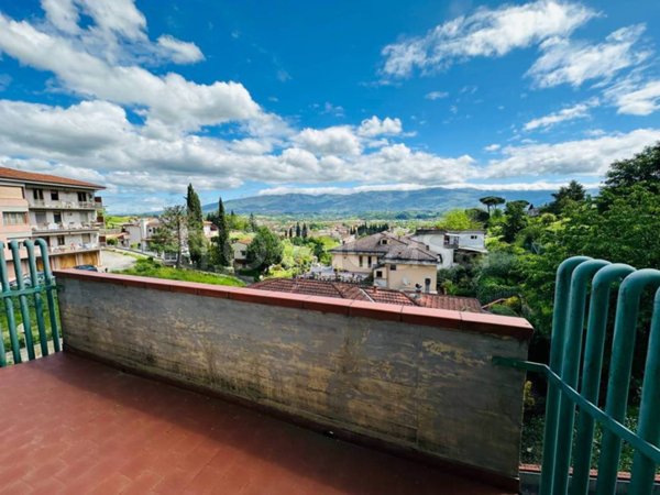 appartamento in vendita a Figline e Incisa Valdarno in zona Figline Valdarno