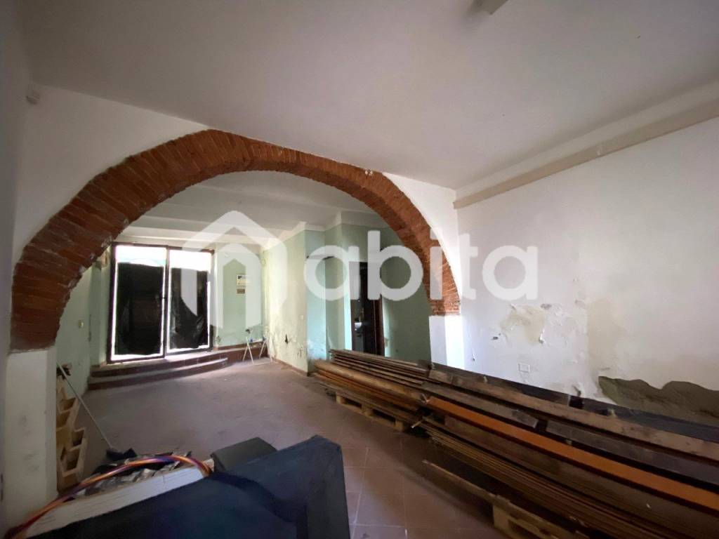 negozio in vendita a Figline e Incisa Valdarno in zona Figline Valdarno