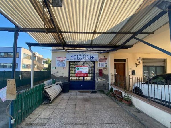 negozio in vendita a Figline e Incisa Valdarno in zona Figline Valdarno