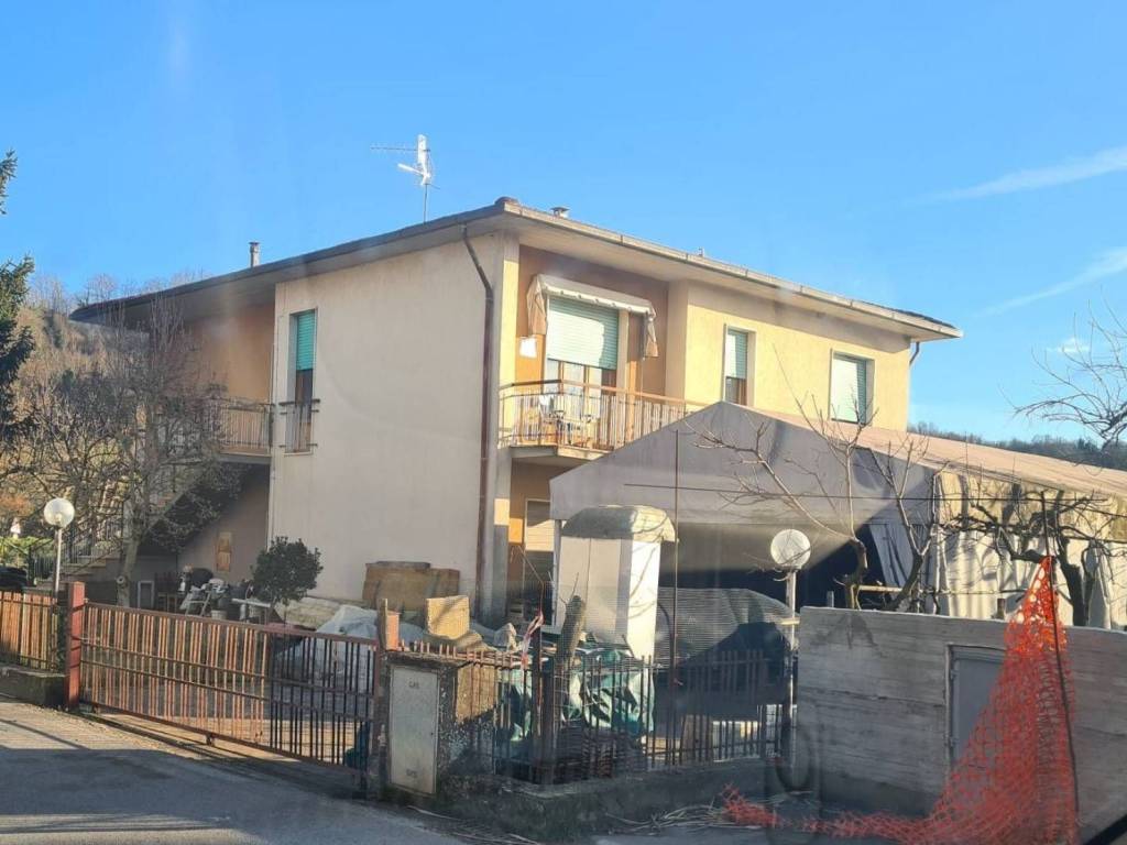 casa indipendente a Figline e Incisa Valdarno in zona Figline Valdarno