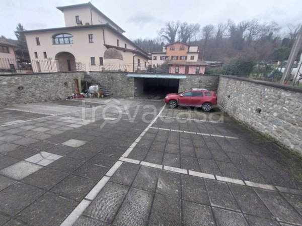 appartamento in vendita a Figline e Incisa Valdarno in zona Figline Valdarno