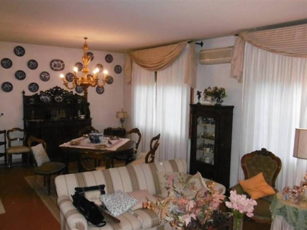 casa indipendente a Figline e Incisa Valdarno in zona Figline Valdarno