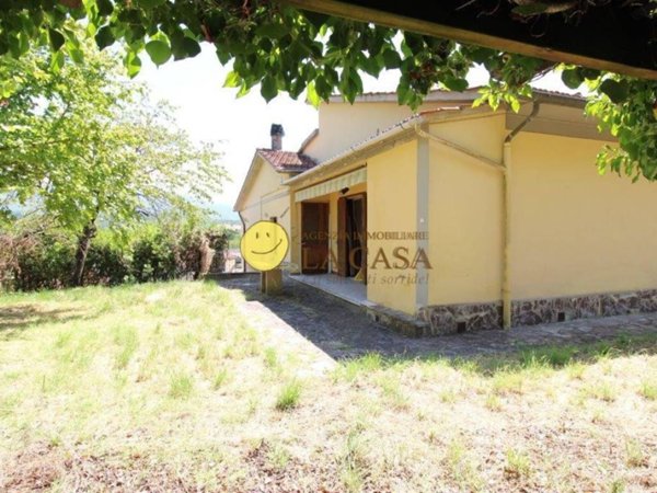 casa indipendente a Figline e Incisa Valdarno in zona Incisa in Val d'Arno