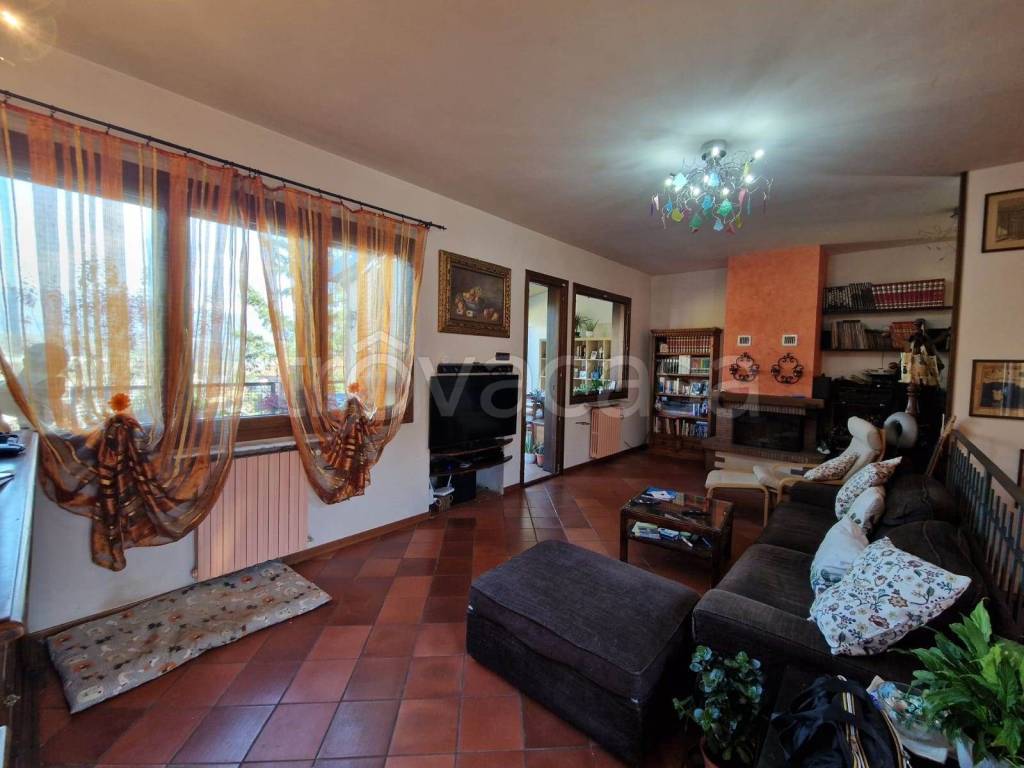 casa indipendente in vendita a Figline e Incisa Valdarno