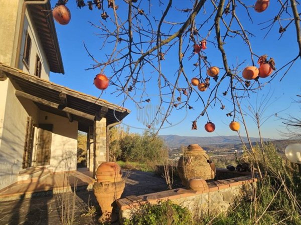 casa indipendente in vendita a Figline e Incisa Valdarno