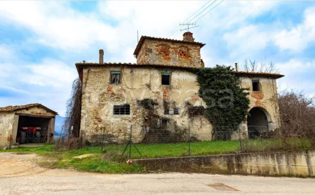 esavano in vendita a Figline e Incisa Valdarno in zona Palazzolo