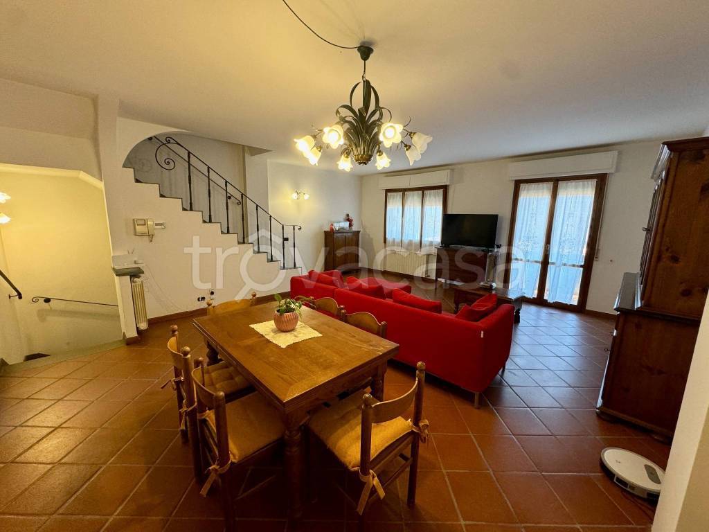 casa indipendente in vendita a Figline e Incisa Valdarno