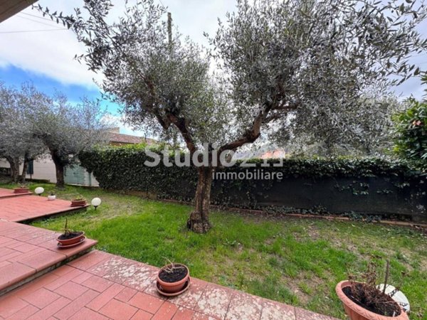 casa indipendente a Figline e Incisa Valdarno in zona Figline Valdarno