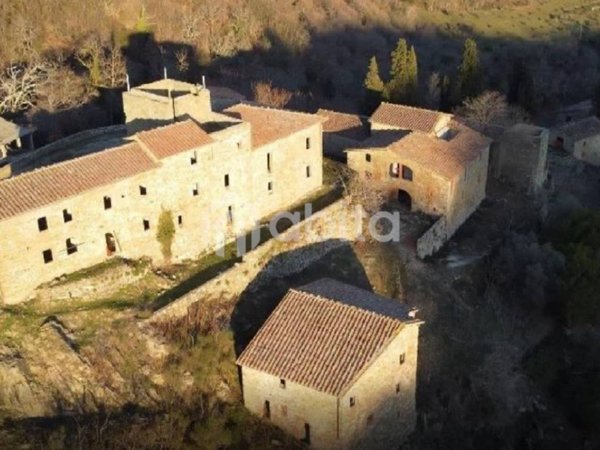 intera palazzina a Figline e Incisa Valdarno in zona Ponte agli Stolli