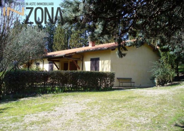 negozio in vendita a Figline e Incisa Valdarno in zona Loppiano