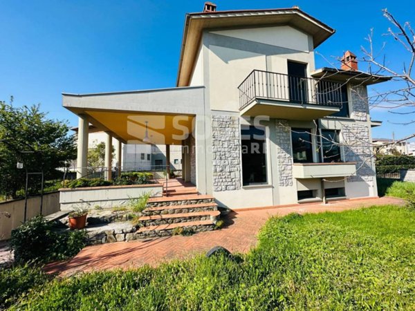 casa indipendente a Figline e Incisa Valdarno in zona Figline Valdarno