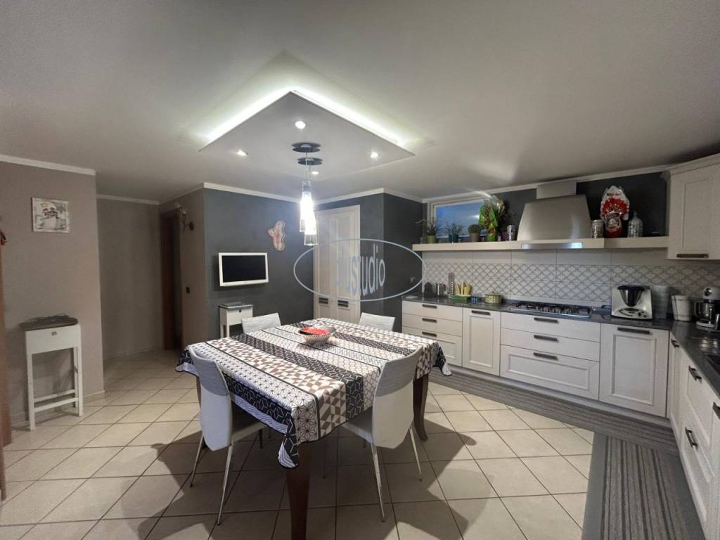 casa indipendente a Figline e Incisa Valdarno in zona Incisa in Val d'Arno