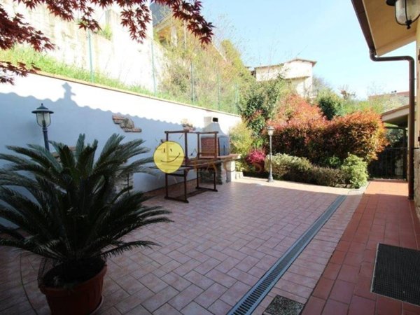 casa indipendente a Figline e Incisa Valdarno in zona Incisa in Val d'Arno