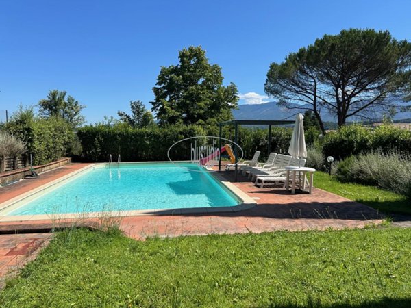 casa indipendente in vendita a Figline e Incisa Valdarno