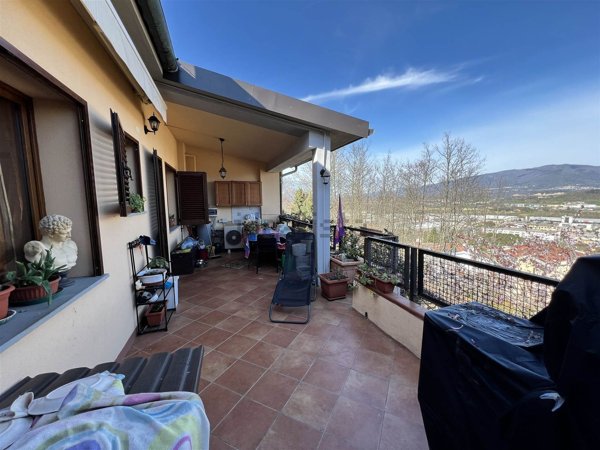casa indipendente in vendita a Figline e Incisa Valdarno