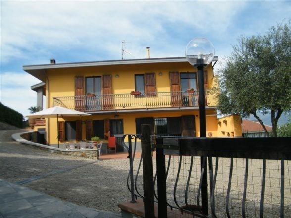casa indipendente a Figline e Incisa Valdarno in zona Figline Valdarno