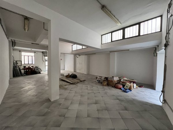 locale commerciale a Figline e Incisa Valdarno in zona Figline Valdarno